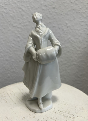 Augarten Porzellan Figur Vienna  Nr. 1002