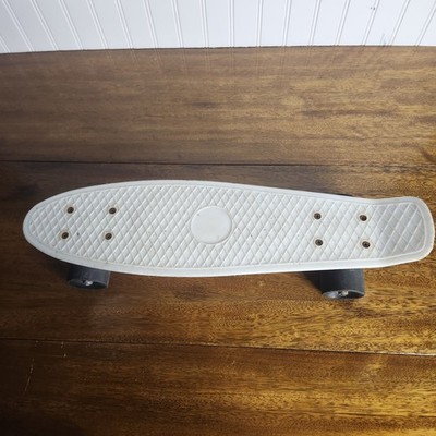 OLD SKATEBOARD Unbranded  Good Preowned Condition 