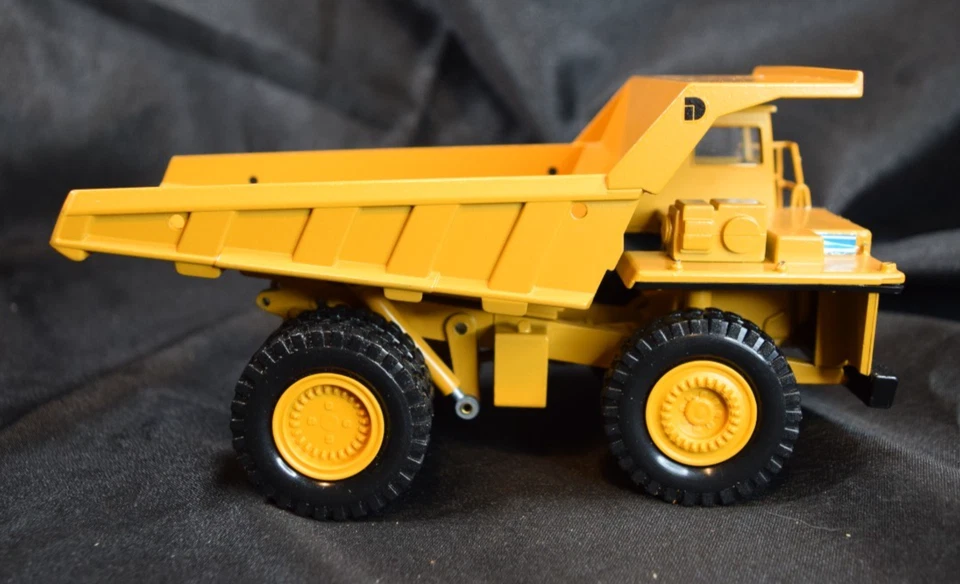 Conrad #2722 Dresser Haulpak Mining Truck 1:50 Scale - Read - Image 2 of 4