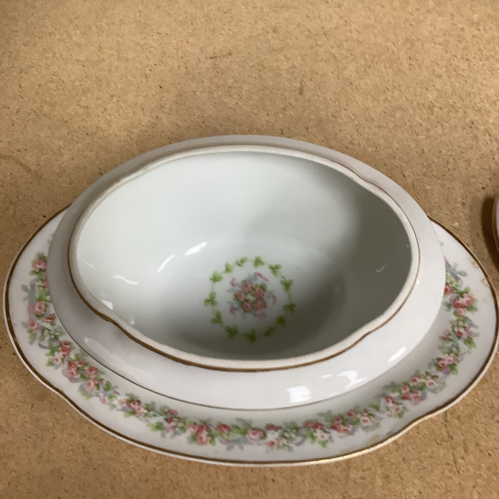 Tressemann & Vogt (T&V) Limoges 5855 Covered Gravy Boat with Attached Underplate