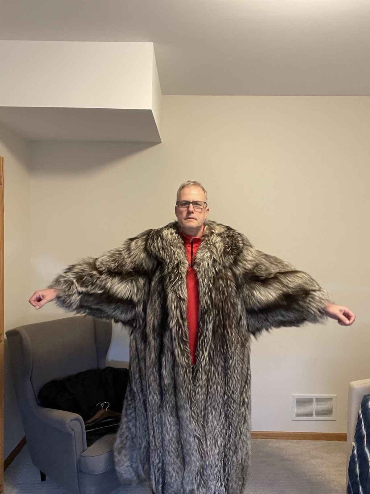 Dramatic Full-Length Silver Fox Bat Wing Coat – 5… - image 7