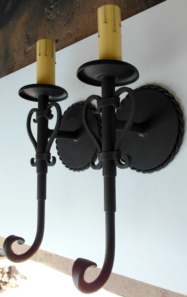 PAR DE LÁMPARAS APLIQUES DE PARED ESTILO AÑOS 20 HECHAS A MANO HIERRO FORJADO MISIÓN RENACIMIENTO ESPAÑOL Foto 4 de 4