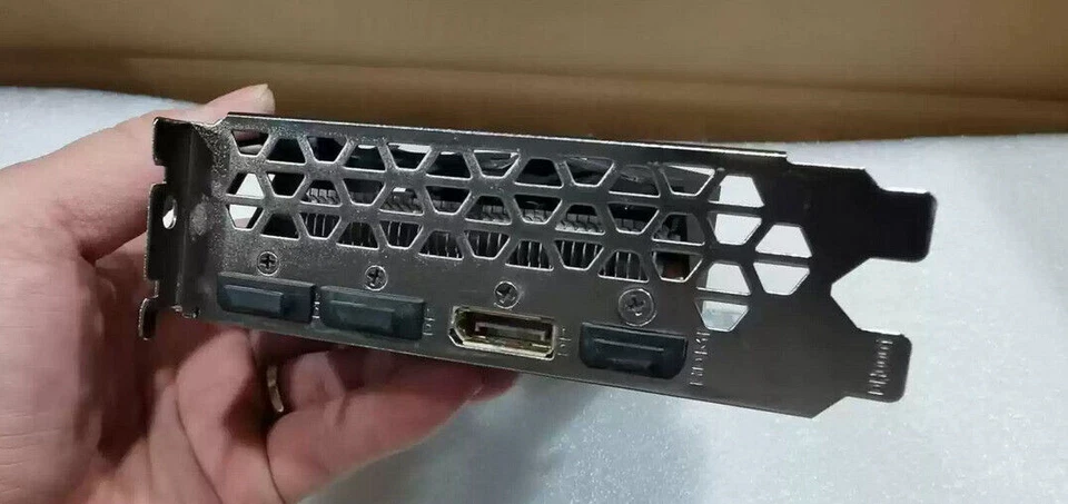 Gigabyte amd radeon rx 580 8gb gddr5 graphics card - Image 4 of 4