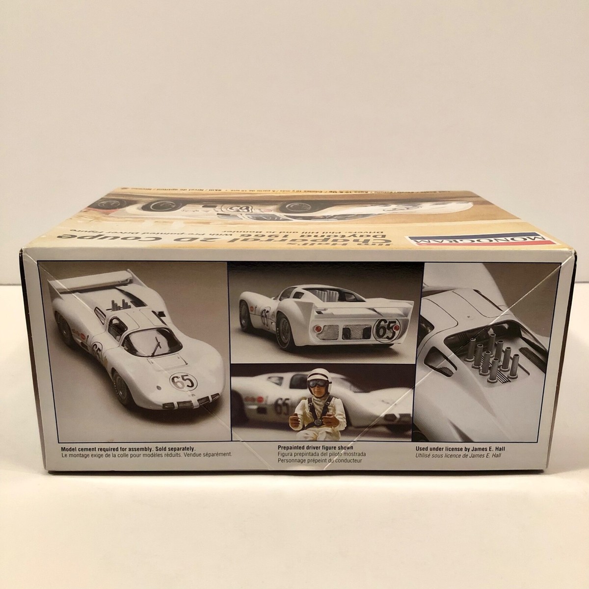 Monogram 1:24 Jim Hall's Chaparral 2D Coupe Daytona 1966 Monogram 1:24 Jim Hall's Chaparral 2D Coupe Daytona 1966
