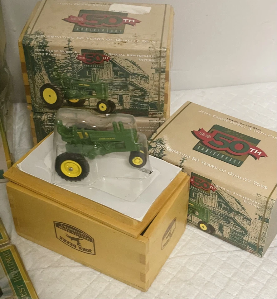 John Deere Lot Ertl 2× Model A 50th Anniv 2× Dubuque Sets 2× Card Tins Blue Pack - Image 4 of 4