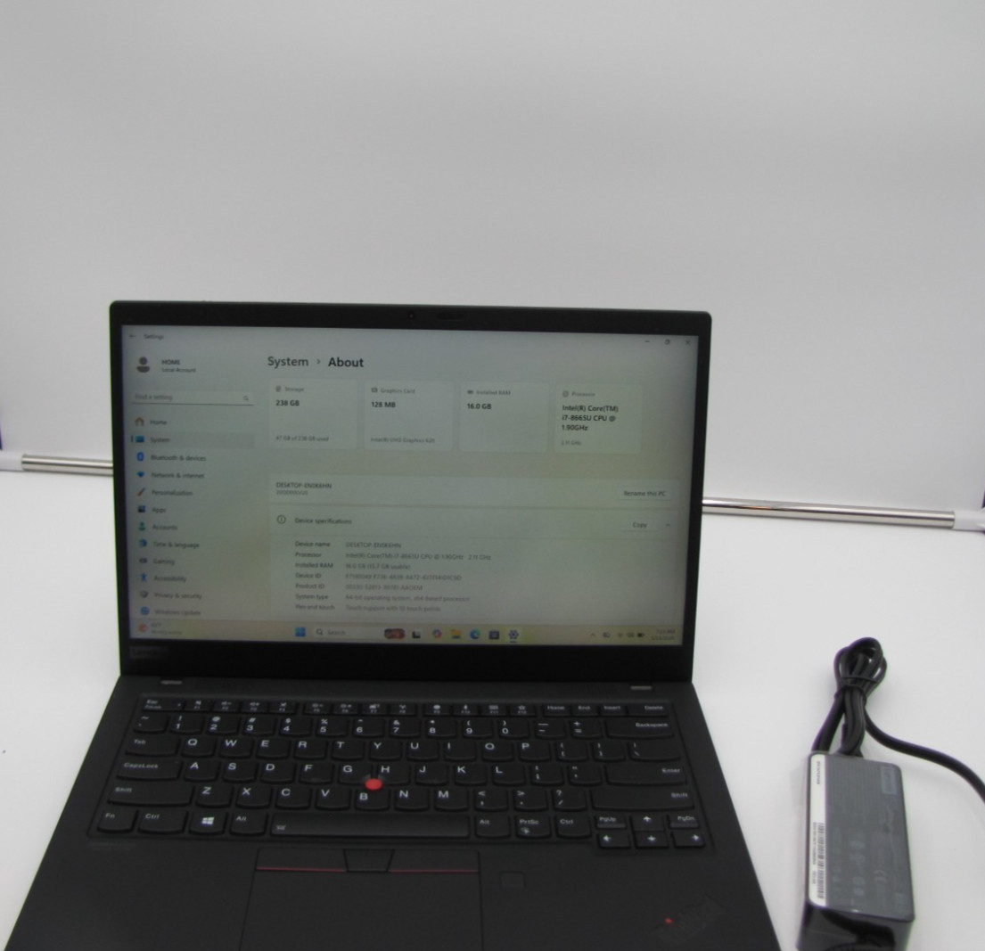 Lenovo X1 Carbon 7th Gen, 14-Inch Laptop, with i7-8665U, Windows 11 Pro