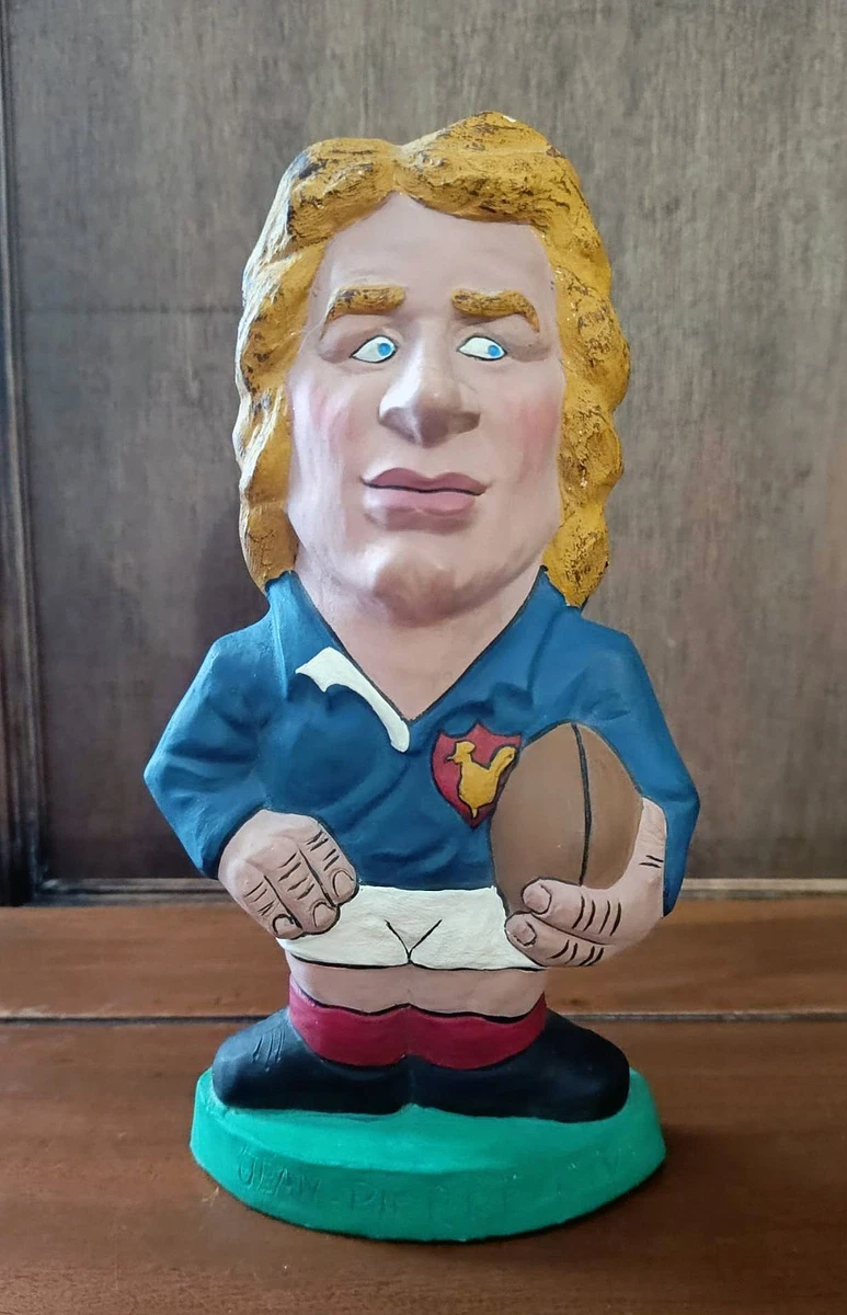 VINTAGE BADGE TOLE ANNEE 60 CHOCOLAT POULAIN FOOTBALL RUGBY CAB BEGLAIS
