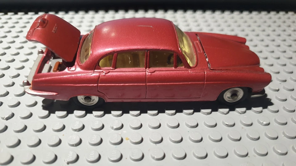 Corgi  jaguar mark x saloon  238 SCALA 1/43 - Immagine 3 di 4