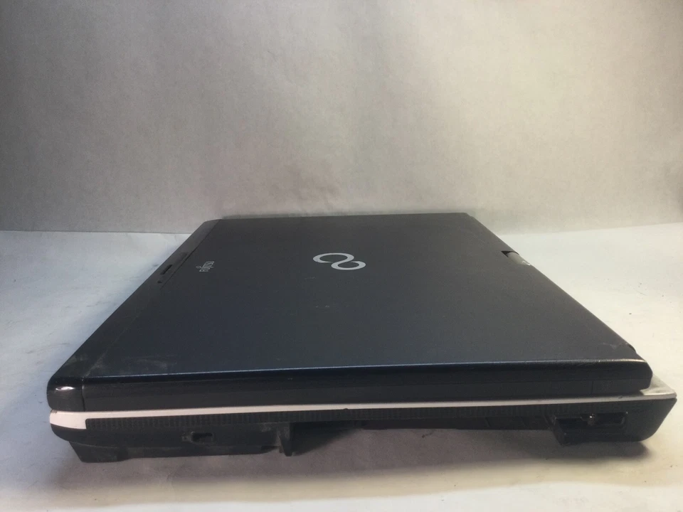 Fujitsu Lifebook T900 14" Tablet Intel Core i7 1st Gen-NO BOOT/MISSING KB - MZ - Image 4 of 4