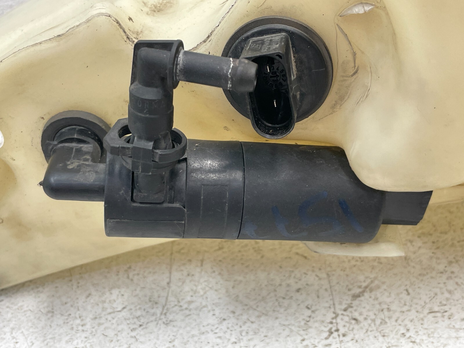 03-07 Bentley Continental GT Windshield Washer Reservoir Tank Bottle 1577 OEM