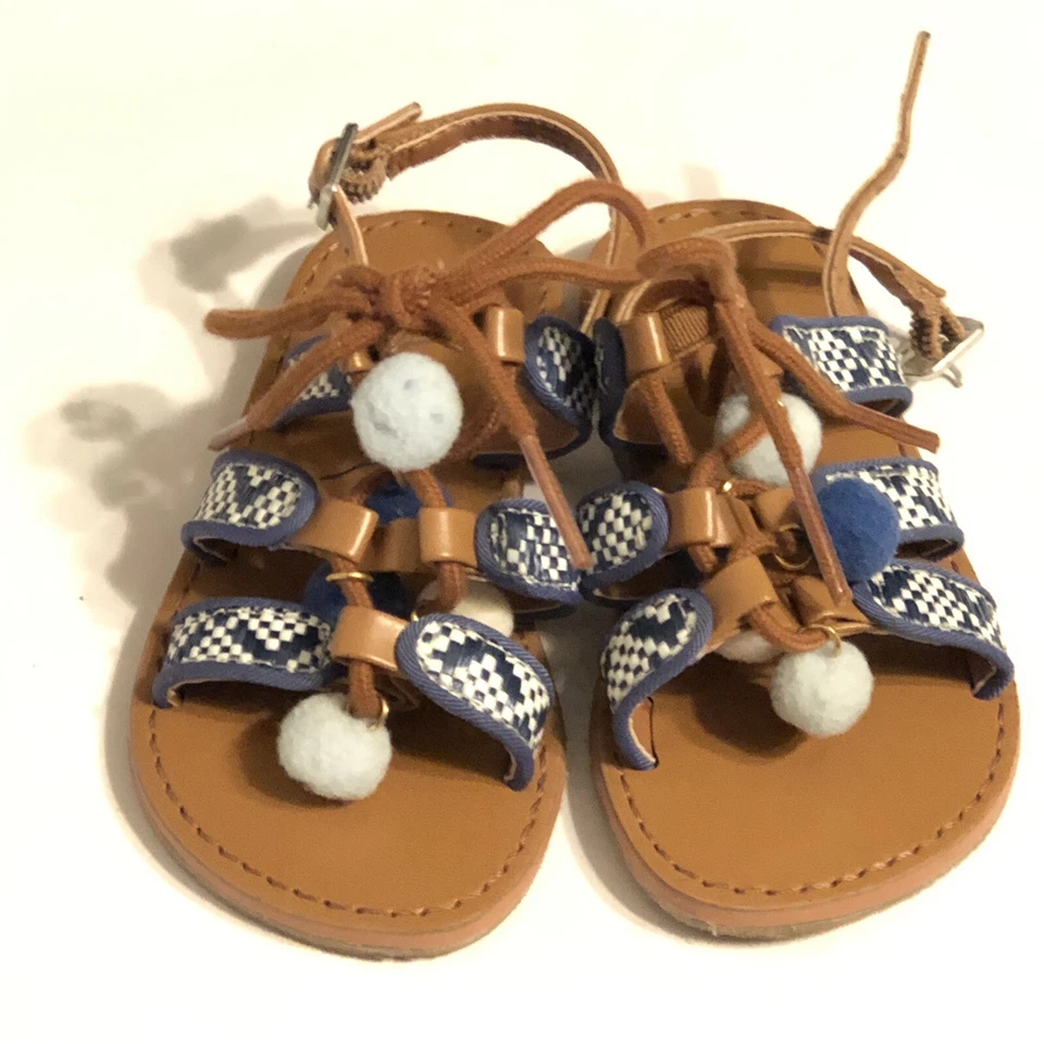 Lote de (2) Sandalias Chanclas Zapatos The Childrens Place Niñas Talla 6/7 Foto 2 de 4