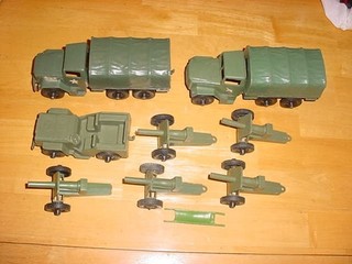 USED LOT OF PLASTIC GREEN ARMY VEHICLES TIM MEE TOYS #9