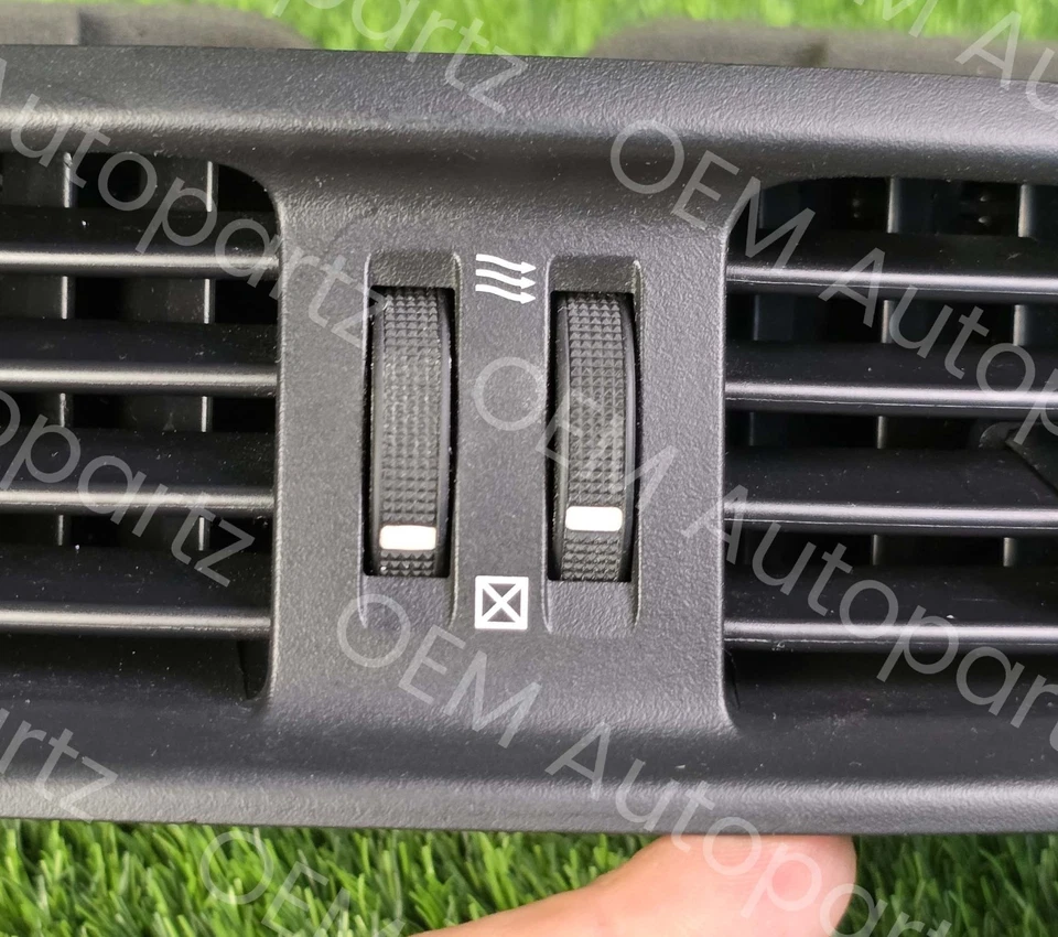 Panel de ventilación de aire acondicionado/calentador genuino Lexus IS250 IS350 09-2013 55670-53020 OEM usado Foto 4 de 4