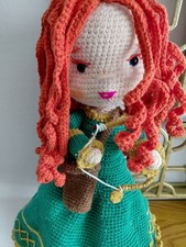 Handgefertigte gehäkelte Merida Puppe mit Drahtarmen