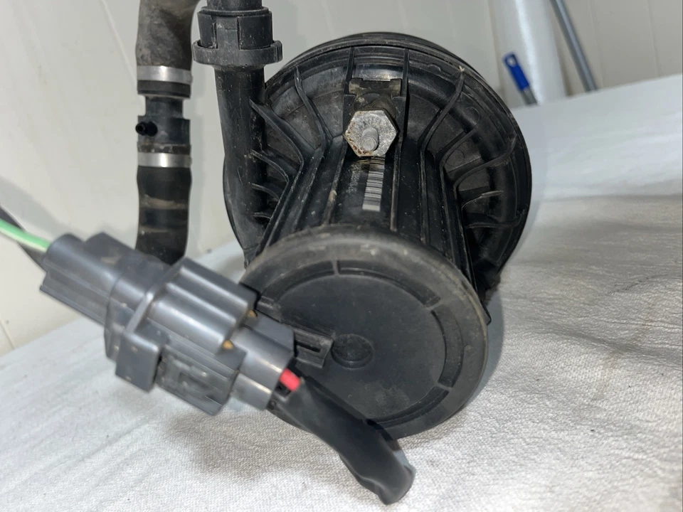 Bomba de smog de inyección de aire Jaguar XF 2009-2015 6R83-9A486-AA OEM AK2112240 Foto 4 de 4