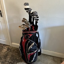 SUPERB SET OF TAYLORMADE GOLF CLUBS