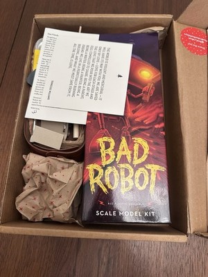 2019 Holiday Exclusive Bad Robot Scale Model Kit Signed JJ Abram s, open box