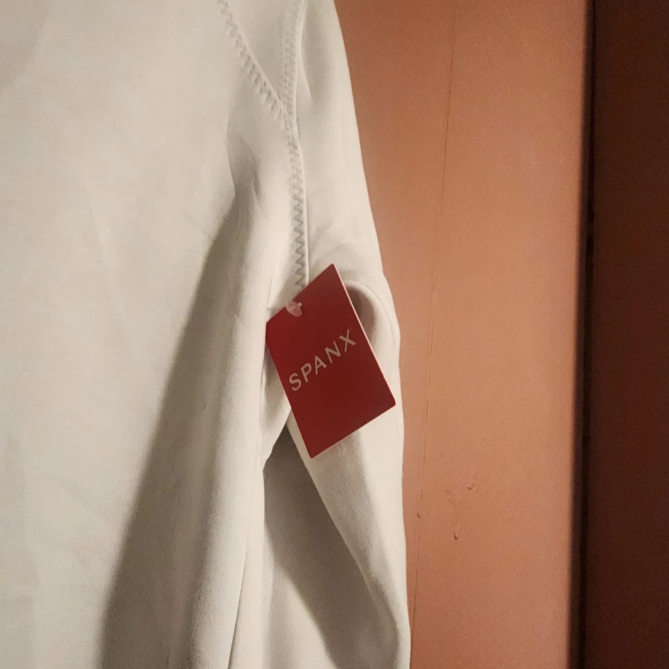 Nuevo con etiquetas Pullover Largo Espaciador Spanx AirEssentials en Blanco Nube Got-Ya-Covered Top S Foto 2 de 4