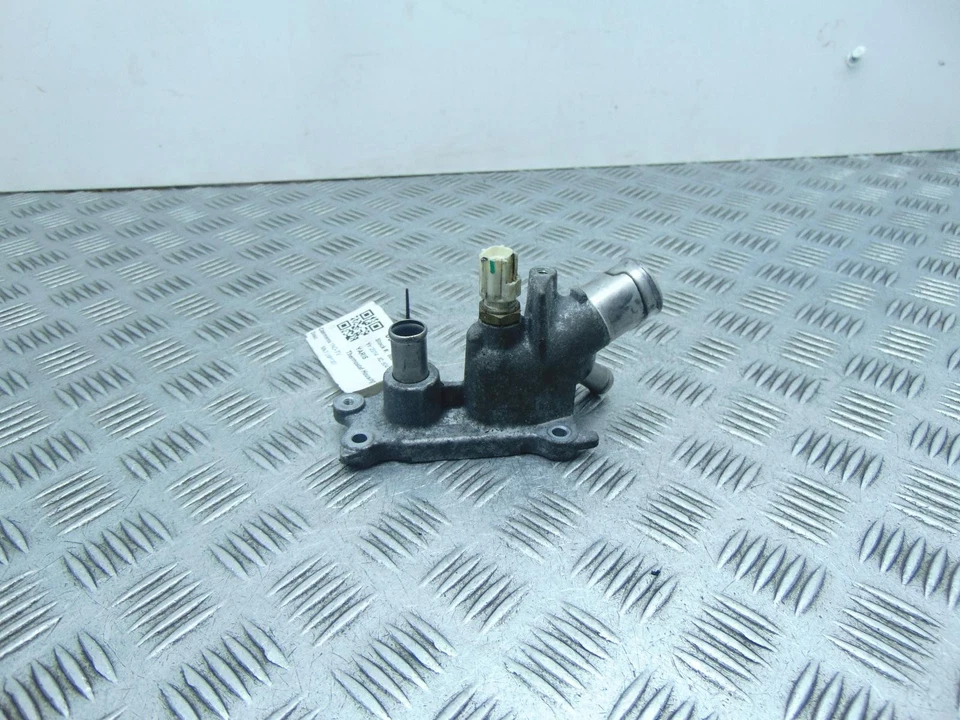 Carcasa termostato Toyota Yaris 1nd-TV MK3 XP130 1.4 diésel 2011-2020Z Foto 3 de 4