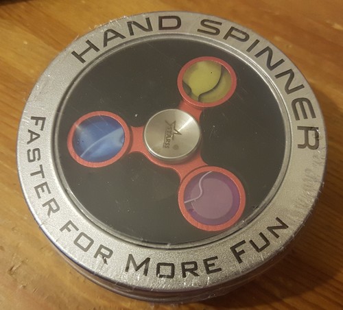 starss aluminum tri-bar hand spinner fidget toy (blue or red)