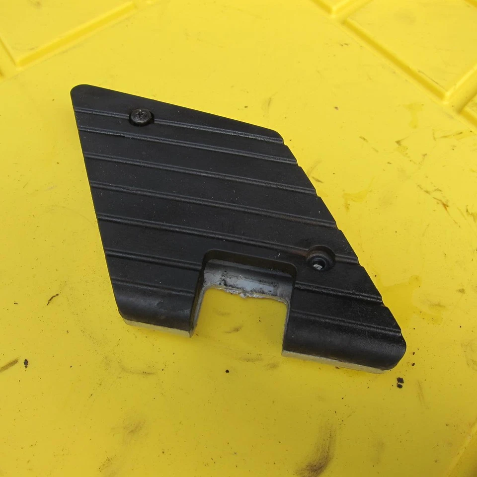 2007 KYMCO PEOPLES 250 OEM RIGHT FRONT FOOT REST PEG STEP - Image 3 of 4