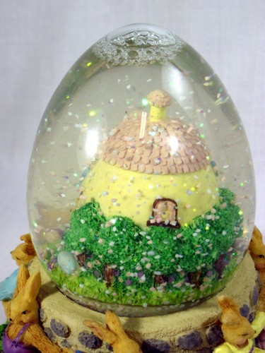 Vintage Easter Water Globe Ceramic Snow Globe Music Box plays Easter Parade - Picture 2 of 7