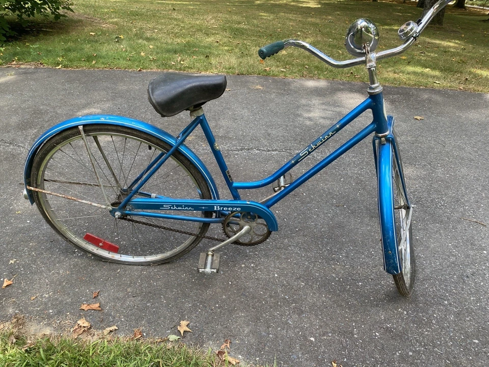 Vintage Schwinn Breeze  26" Bicycle - Image 3 of 4