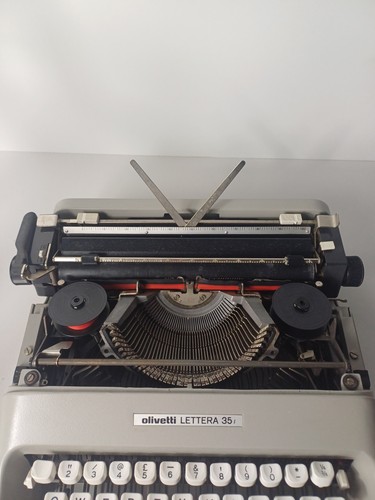Olivetti Lettera 35 Manual Gray Typewriter Vintage Film TV Prop Spanish Model - Picture 12 of 22