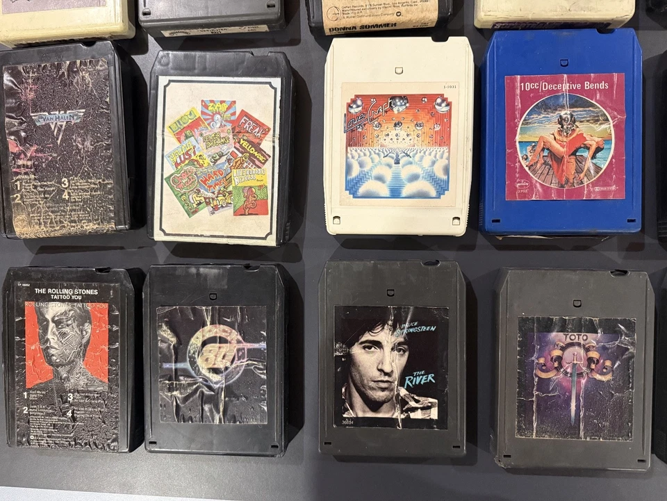 Lot of 27 Rock 8 Tracks - AC/DC KISS VAN HALEN, ROLLING STONES THE POLICE +MORE Foto 2 de 4