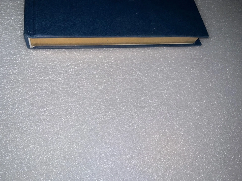 THE LEGEND OF ZELDA : PHANTOM HOURGLASS. COLLECTOR'S EDITION STRATEGY GUIDE used - Image 3 of 4