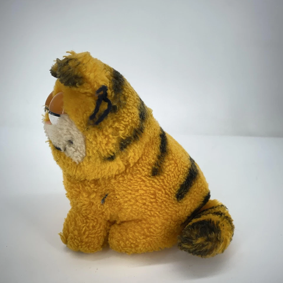 Vintage Garfield R. Dakin Plush Stuffed Animal Sitting Cat Sleepy Eyes 1980s - Image 2 of 4