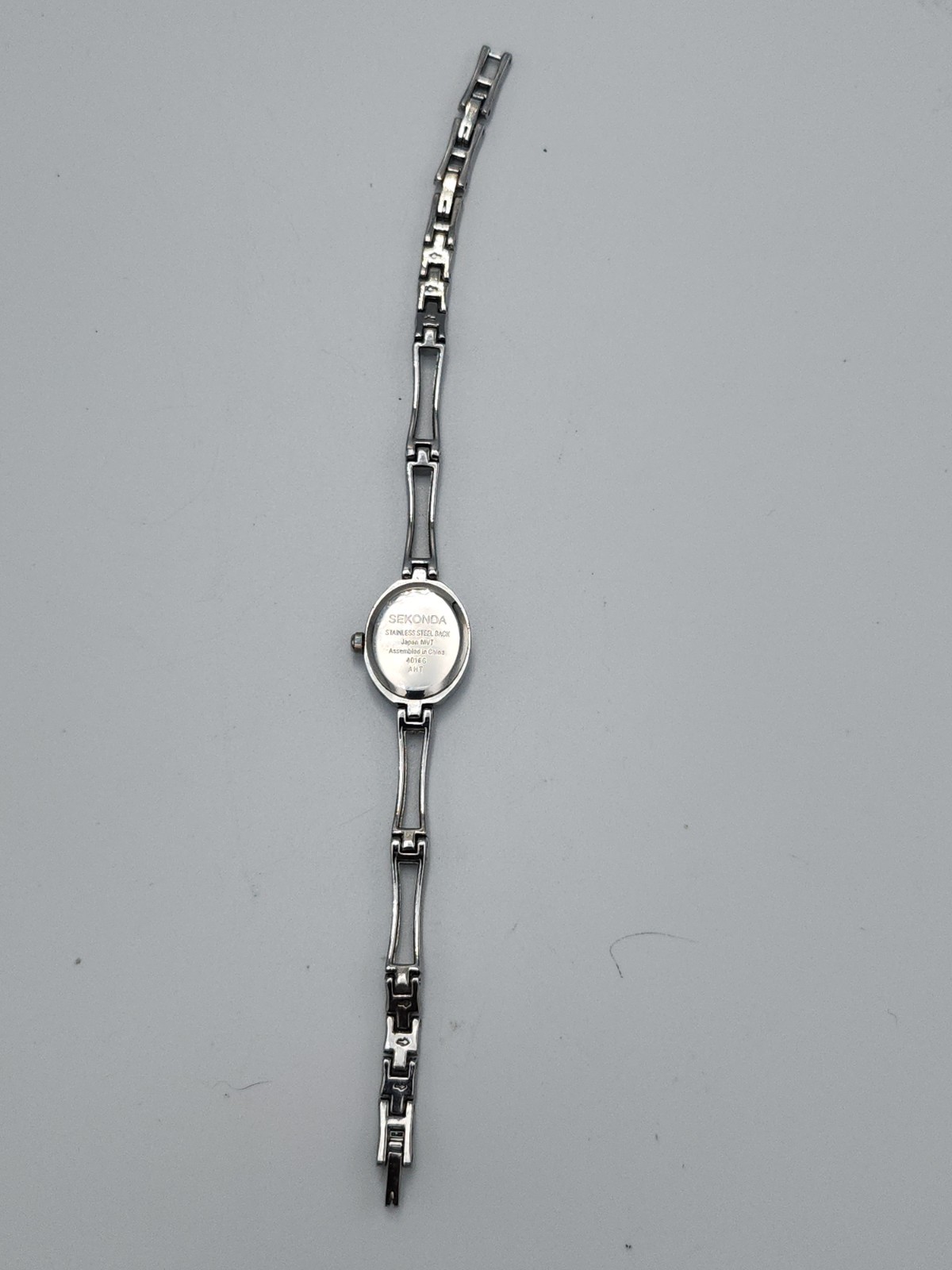 Sekonda Quartz Analogue White Dial Silver Bracelet Oval Ladies Watch 4016G image 4