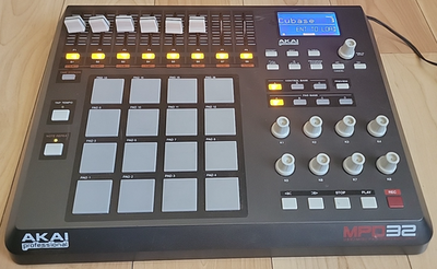 Akai Professional MPD32 USB/Midi MPC Pad Controller for sale