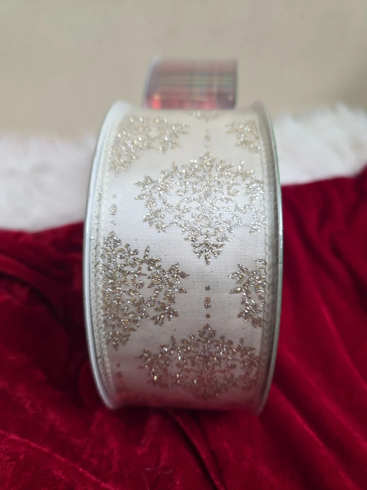 Sam's Club 2,5” x 50 yardas Diseñador Cinta con Cable Cuadros Rojo Dorado y Crema Brillo  Foto 2 de 4