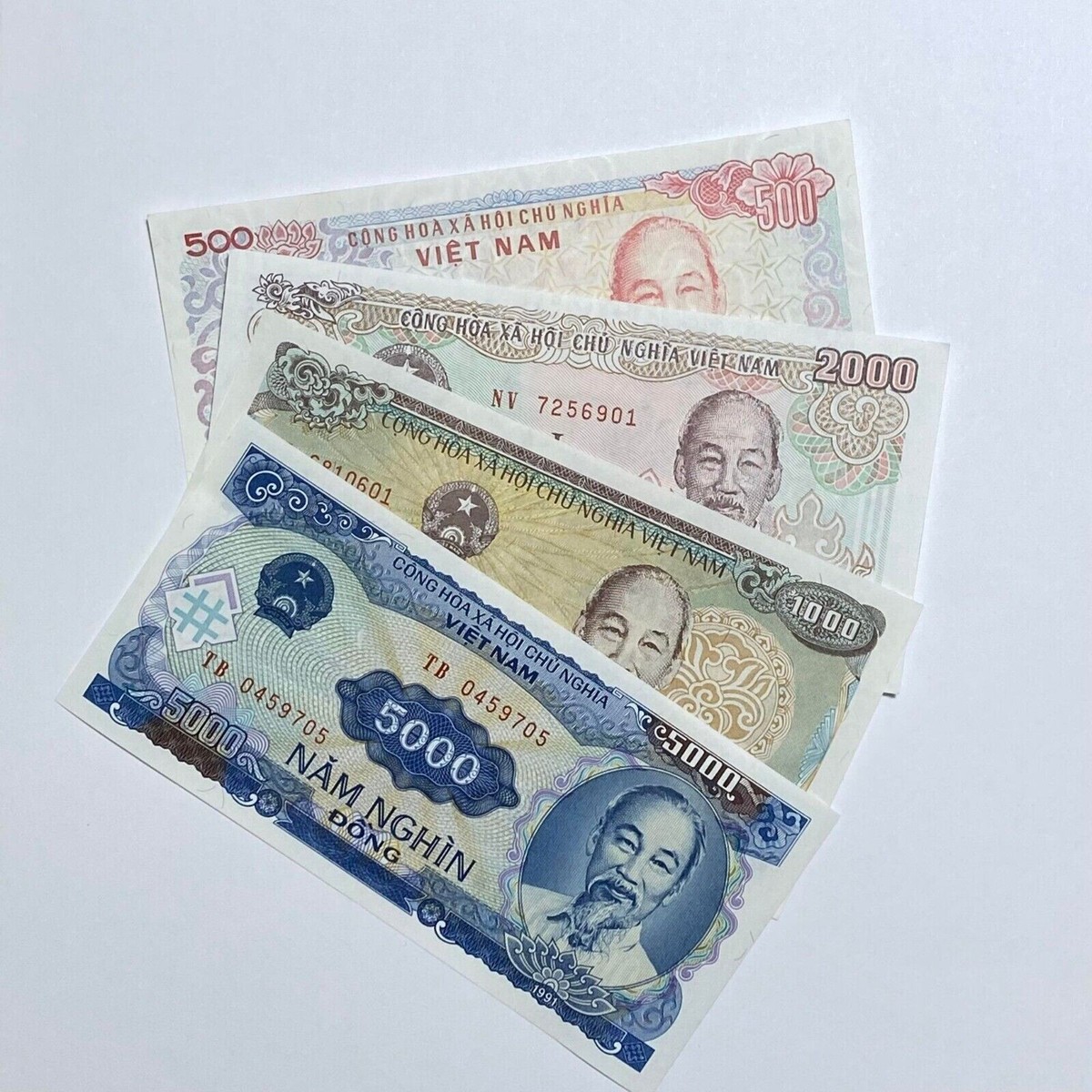 From Vietnam 1 Million Vietnamese Dong - 2 X 500K VND Polymer Notes + FREE  1 Million Bolivar Note Vietnam Dong Currency