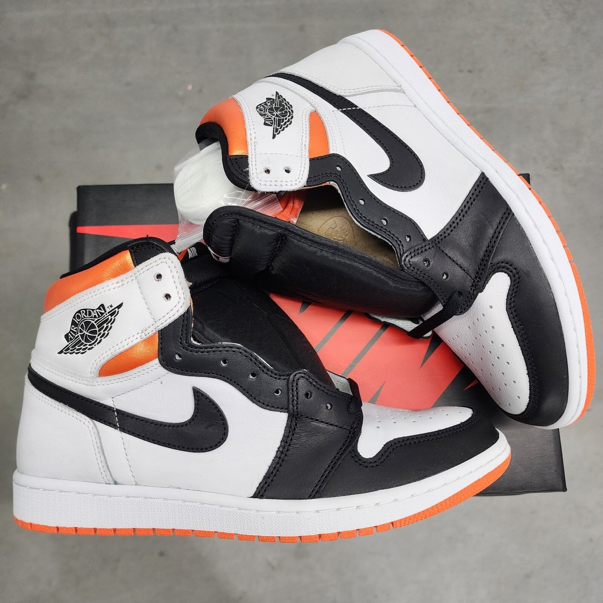 Men's Size 11 Jordan 1 Retro High Electro Orange Brand New 555088