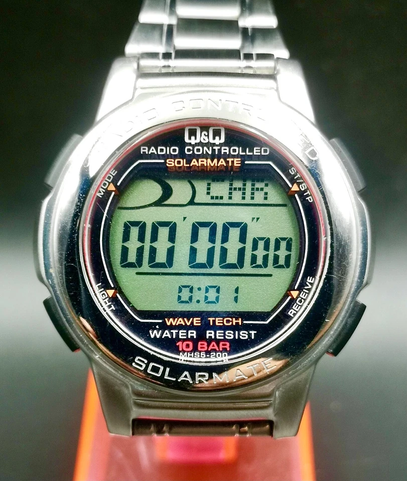 Reloj de cuarzo vintage Q&Q radiocontrolado Solarmate digital para hombre. Foto 2 de 4