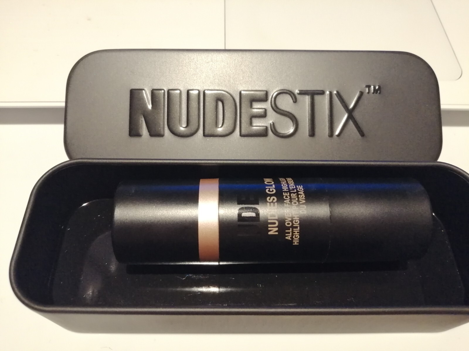 NudeStix Nudies Glow Bubbly Bebe Highlighter Crème Formule Enrichie Fini Luxueux