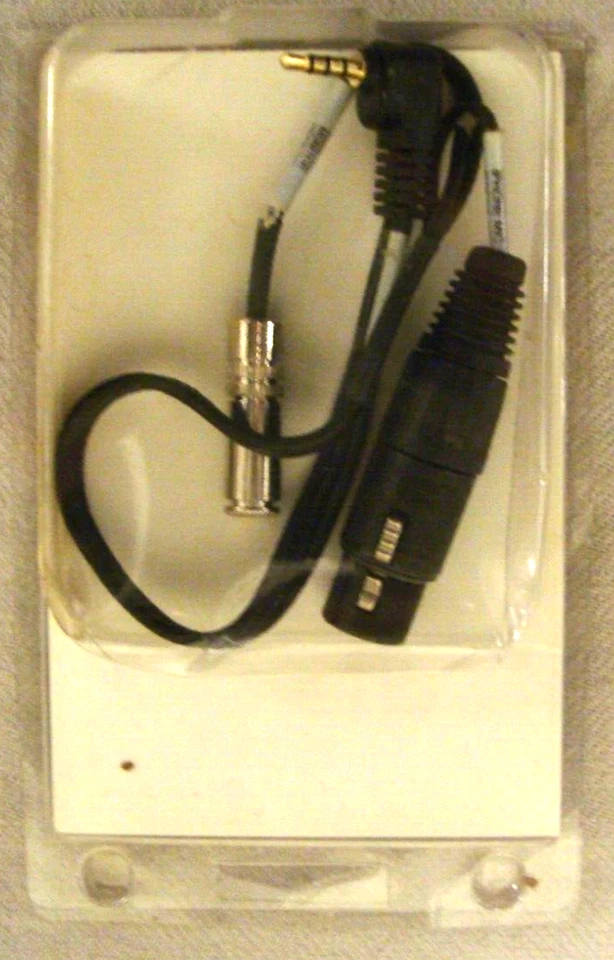 SESCOM IPHONE or SIMILAR - MIC - I RA TRRS to XLR Mic & 3.5mm Monitor Cable 1 Ft - Image 2 of 2