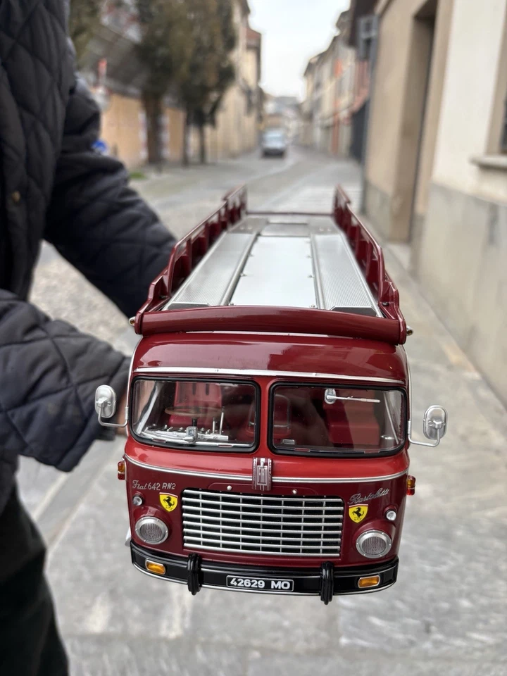FIAT 642RN2 TRUCK BARTOLETTI F1 FERRARI CAR TRANSPORTER 1957 1/18 CMR CMR140 - Immagine 4 di 4
