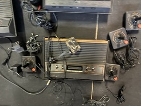 Atari 2600 Console Lot Untested