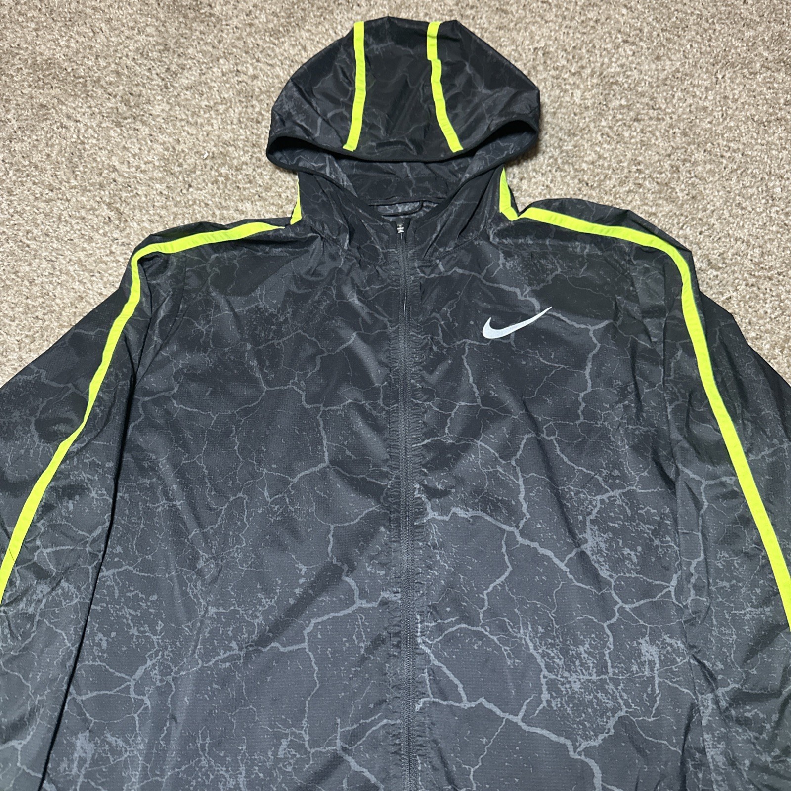 Nike Impossibly Light Running Jacket Medium Black… - image 2