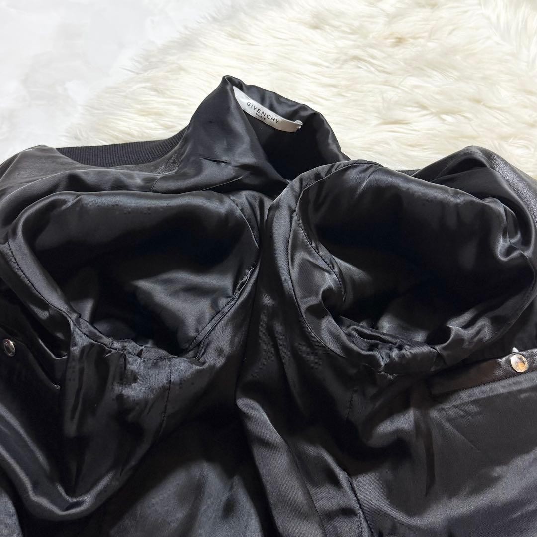 USED AUTHENTIC, MINT CONDITION GIVENCHY ROUND STA… - image 11