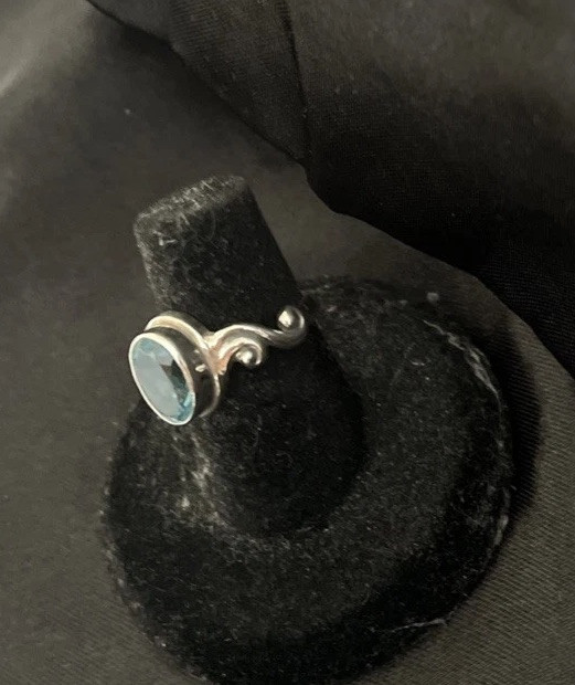 Samuel B  RING 925 Sterling Silver With Oval Blue topaz Designer Size 6