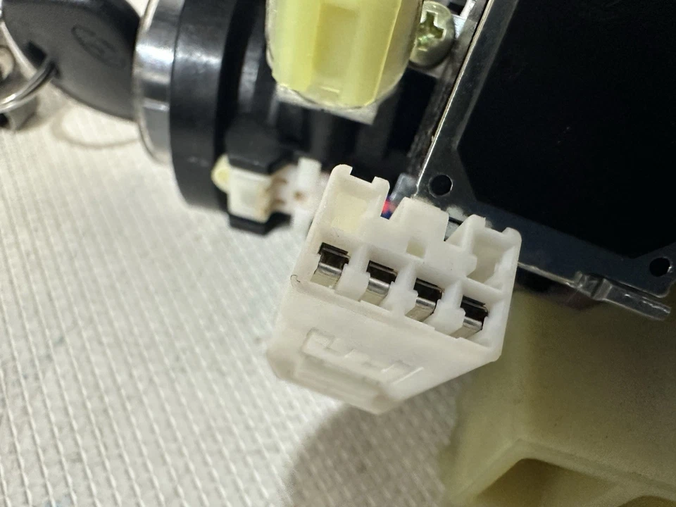 2011-2014 Hyundai Sonata Ignition Switch With Key And Door Lock OEM - Image 4 of 4