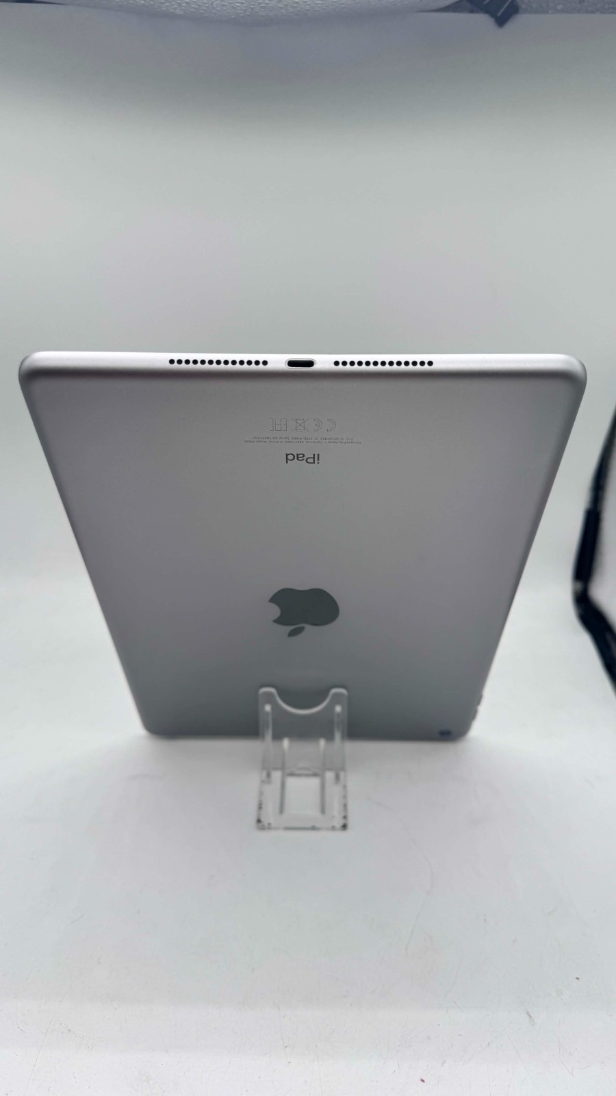 Apple iPad 6th Gen. MR7F2B/A 32GB Wi-Fi  9.7in. - Space Grey image 7