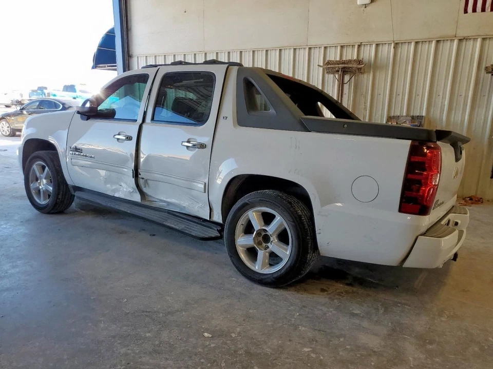 (LOCAL PICKUP ONLY) Front Bumper With Fog Lamps Opt T96 Fits 07-14 SUBURBAN 1500 Foto 2 de 4