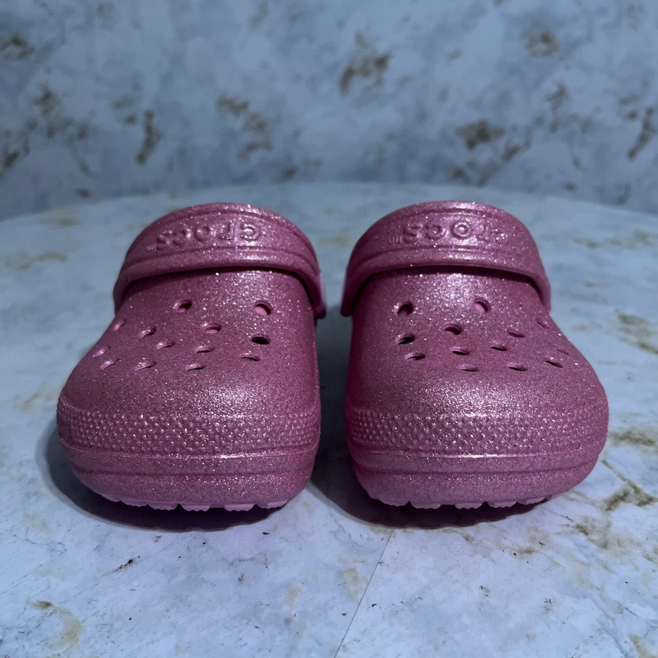 Crocs Niñas Pequeñas Talla 6 Zapatos Rosa Brillante Toboganes Forrados de Piel Sandalias Cómodas Foto 2 de 4