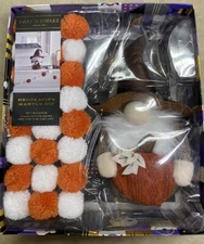 FAO SWARTZ Autumn Fall Gnome Pumpkin Mantle Set 6FT Pom Poms Garland NIB