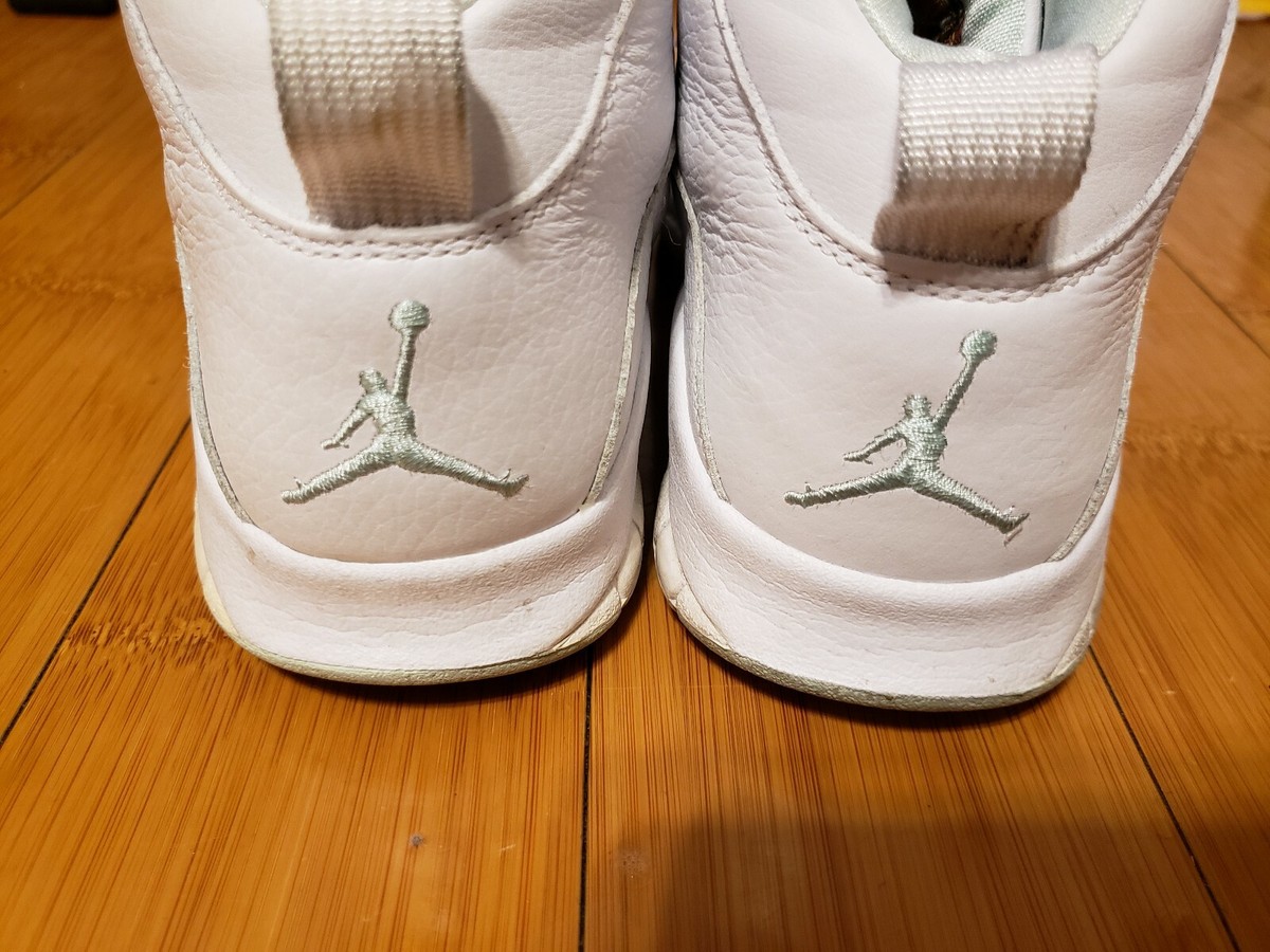Air Jordan Retro 10 White/ Ice Green Size 8 (2005  display picture 1